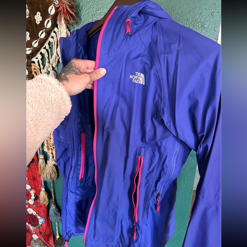 North Face Women Medium Windbreaker pink blue